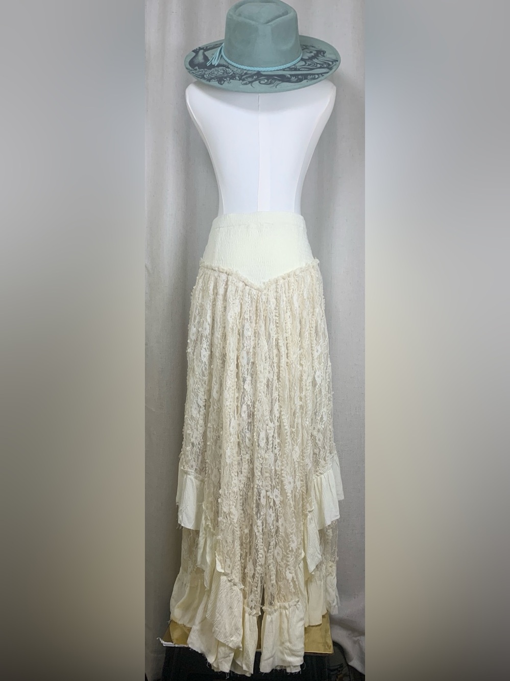 POL Boho Lace Maxi Skirt L Ivory Floral Lace Ruffle Multicolor Lining - Picture 3 of 6